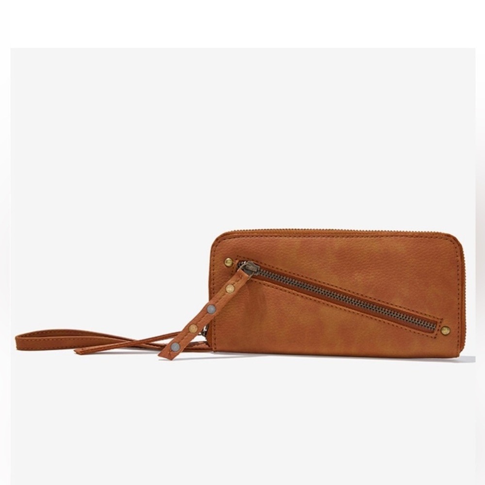 Free People Distressed Vegan leather Wallet/ Wristlet‎ brown- NWT